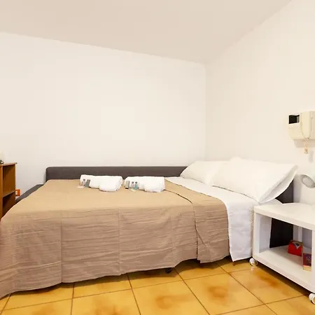 Guesthost - Functional Appartement